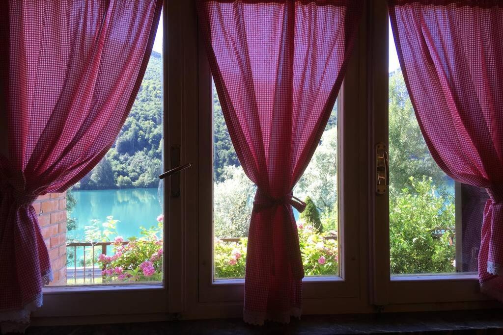 Casa A Schiera Fronte Lago Con Giardino Barcis Exteriér fotografie