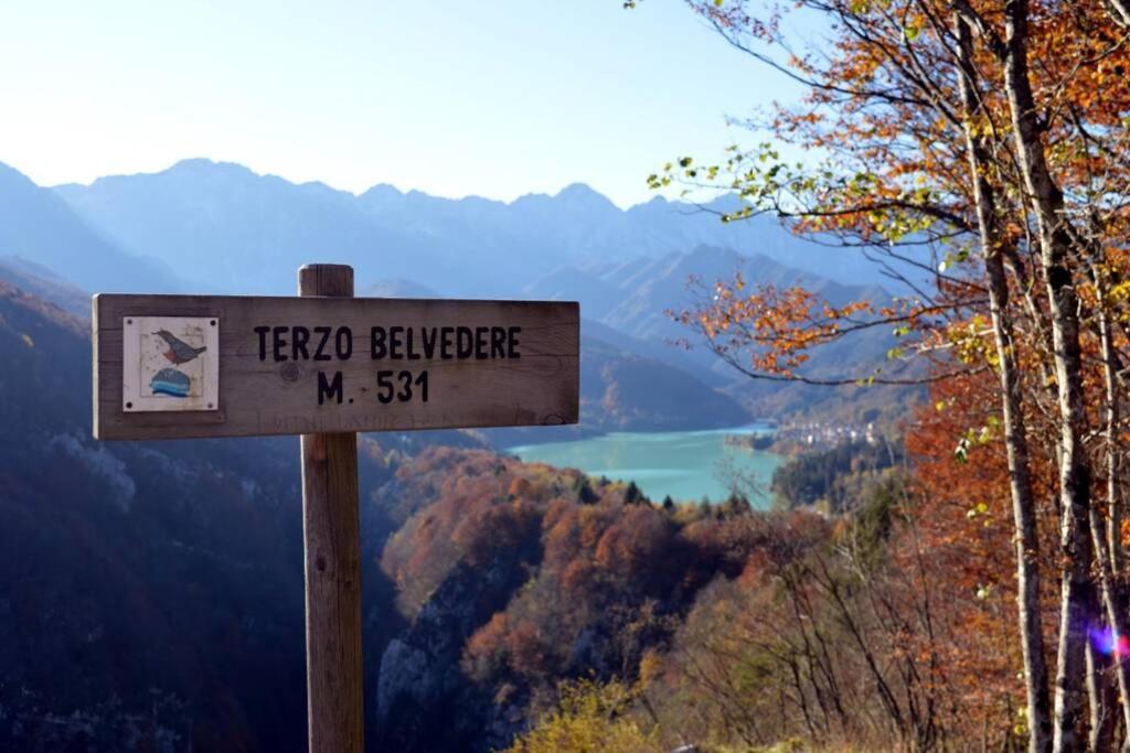 Casa A Schiera Fronte Lago Con Giardino Barcis Exteriér fotografie