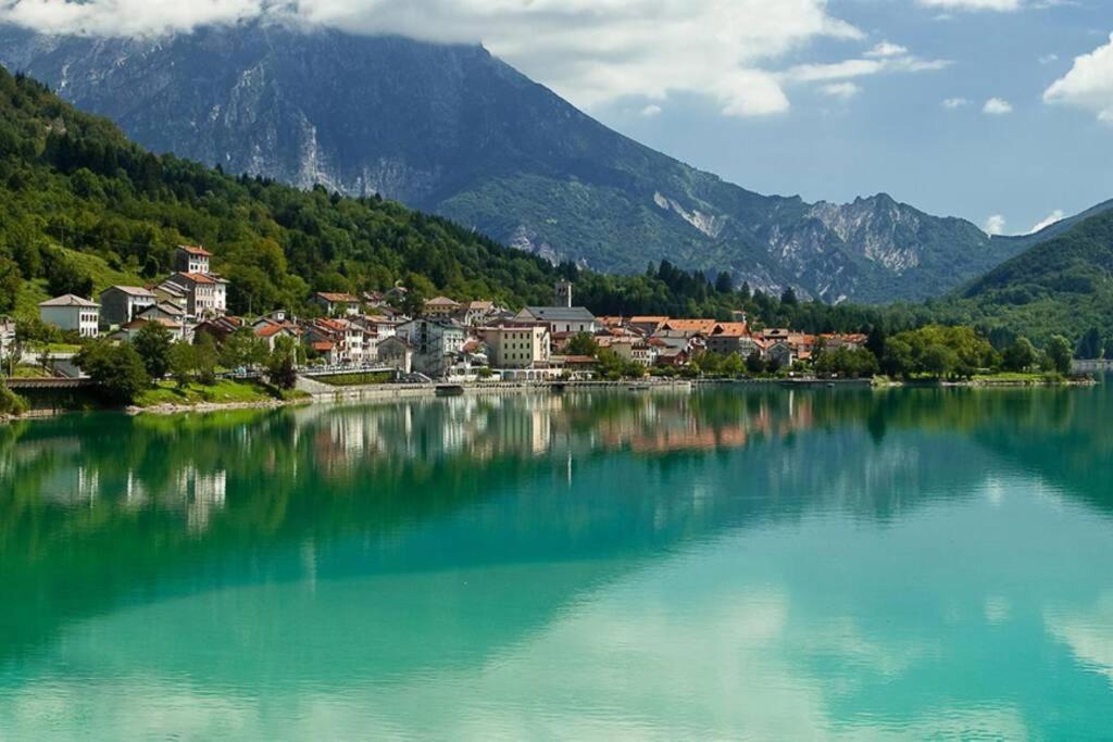 Casa A Schiera Fronte Lago Con Giardino Barcis Exteriér fotografie